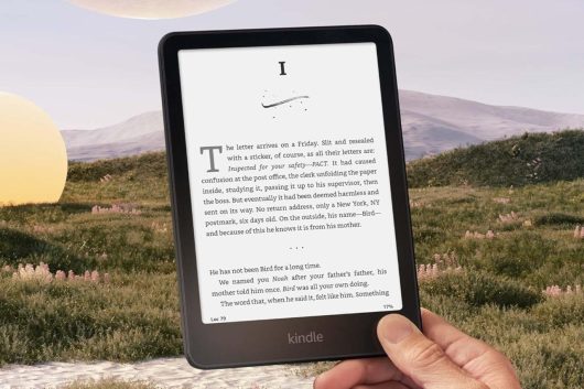 Amazon Provides Clearance on E-Readers; Kindle Paperwhite Signature Edition (32GB) Hits All-Time Low Price