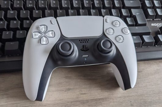 PS5 DualSense Controller Now Available for £43/$55 During Black Friday Sales: A Great PC Gamepad Option