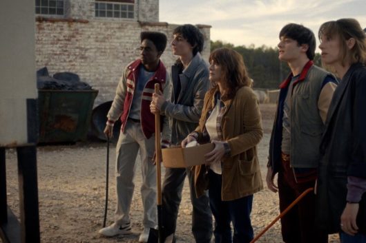 Stranger Things enthusiasts blame Netflix for the subpar dialogue in Season 5.