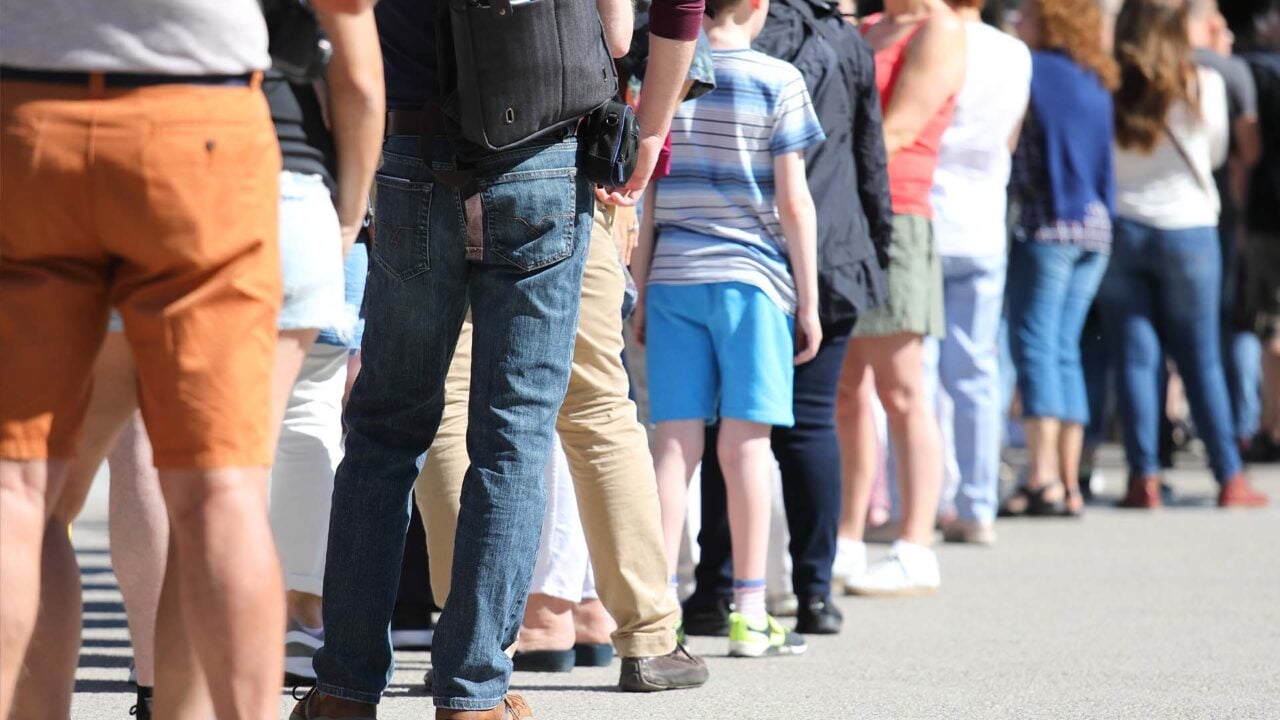 Dispute at Disneyland: Queue Jumper Attacks Dad in Presence of Family