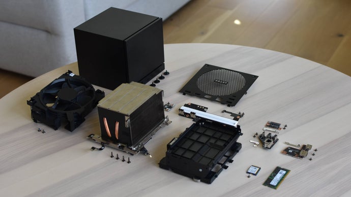 Analysis of the Steam Machine Design Reveals RAM Protection Strategy Through Component Arrangement