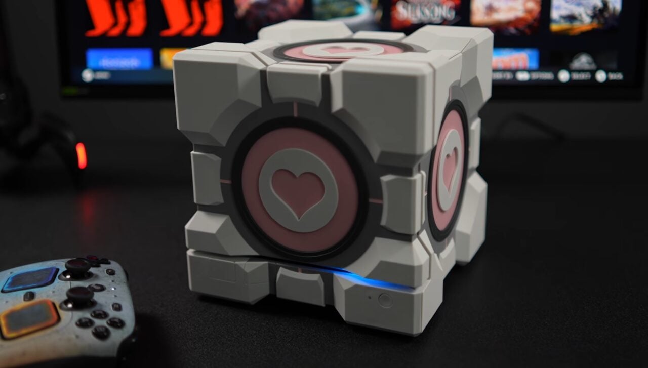 Steam Machine Companion Cube: An Interesting Idea Now Considered a Flop, Raising Concerns About Its Creation