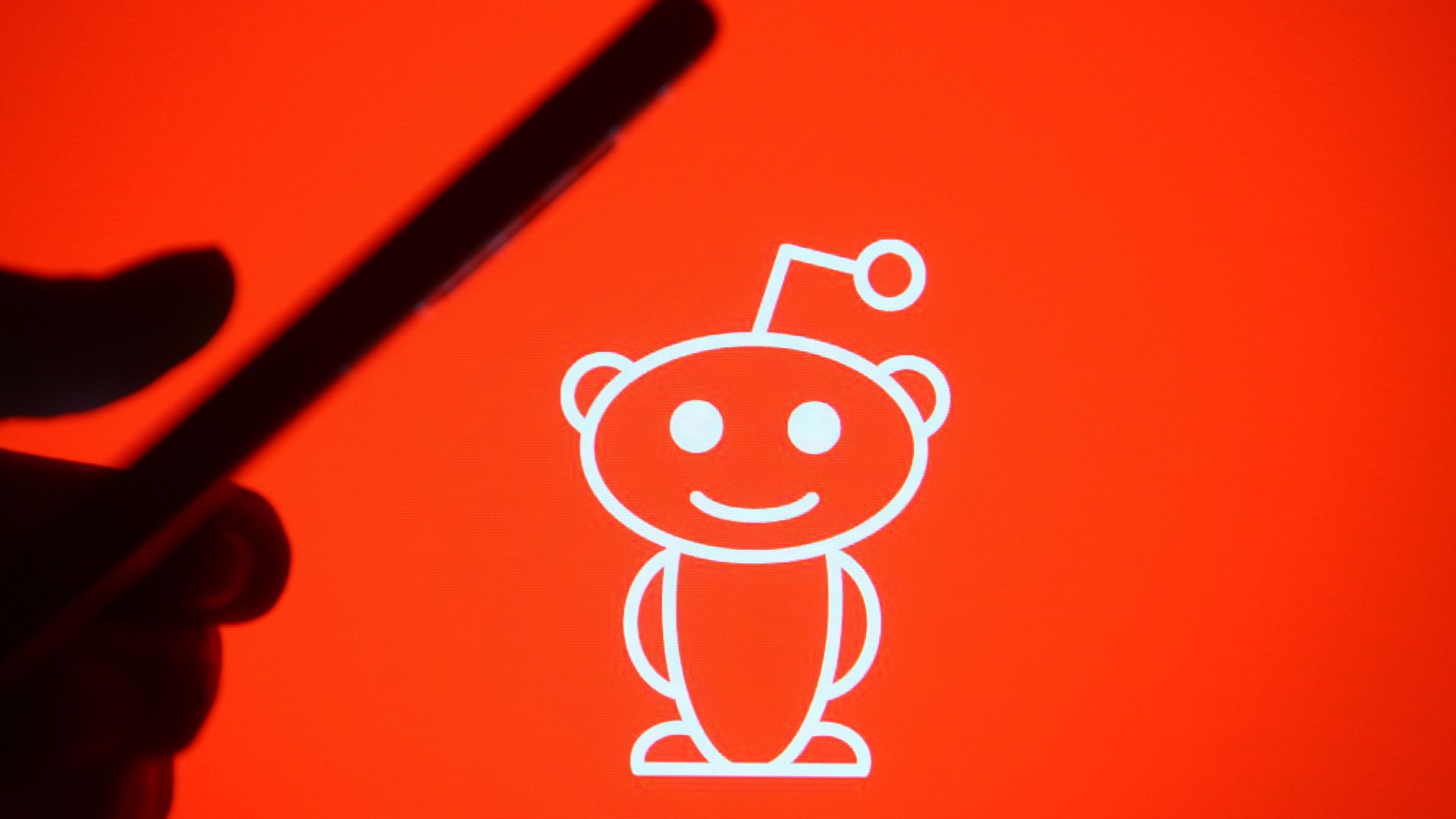 Reddit will switch to a ‘logged-in only experience’